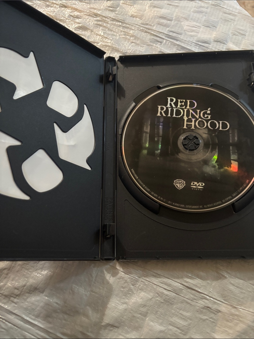 Red Riding Hood (DVD) - Red - Picture 3 of 7